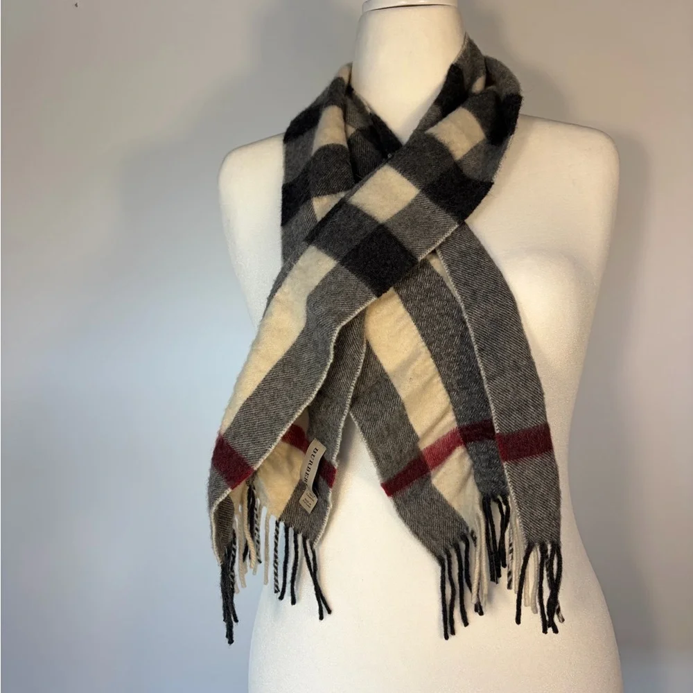 Burberry Short Synched Red, Cream, and Grey Scarf.